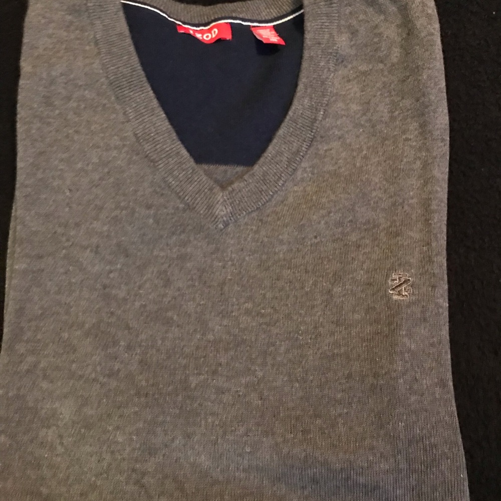 Izod 2X Gray V Neck Sweater Vest